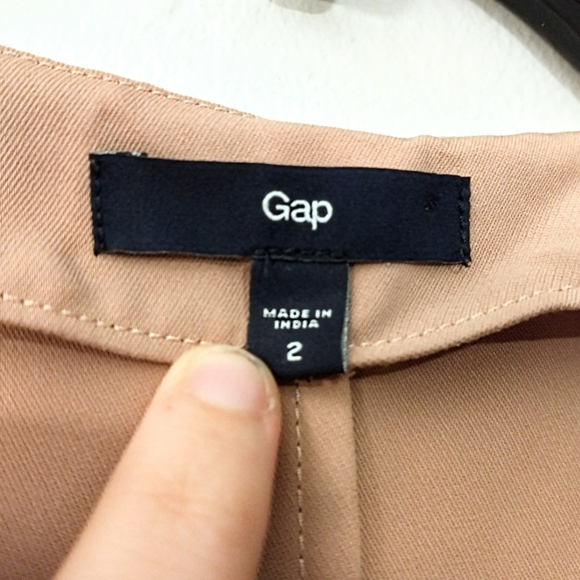 GAP Beige & Black Pleated Front Sleeveless Shift Dress - Picture 4 of 4